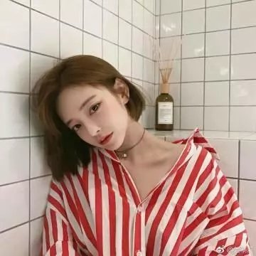 海边的白房子封面